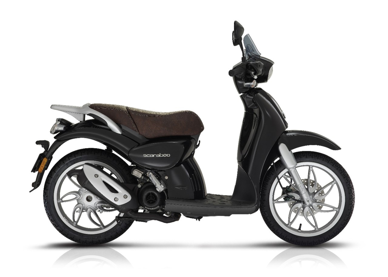 Aprilia Scarabeo: i primi bozzetti, tutti i modelli, le pubblicità 